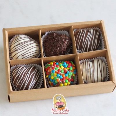 Caixa com 6 Mini Bolos Coração