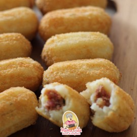 Bolinho de mandioca com carne seca
